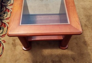 Mesa de apoio em cerejeira com vidro