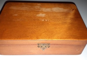Antiga caixa em madeira