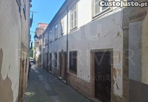 Prdio No Centro Histrico De Mono