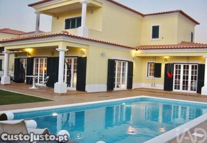 Casa / Villa T4 em Amoreira de 258,00 m²