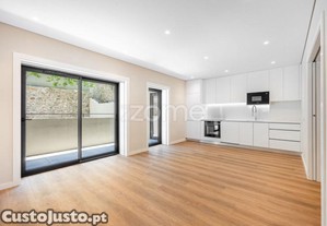 Apartamento T1+1 Novo Na Rua Monte Cativo Em...