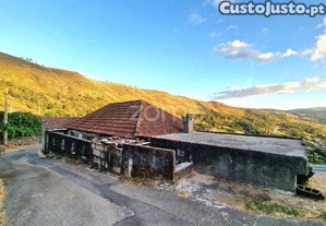Moradia Individual Em Pedra Para Recuperar -...