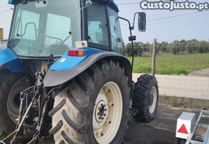 Trator New Holland TL100, 100 CV 4500CC De 2000, 5400 Horas Com Ar Condicionado A trabalhar Impecável Dá 50 KH, Usado