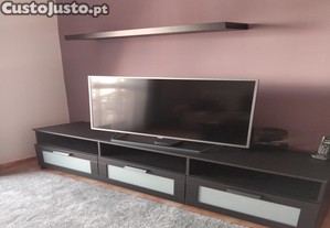 Móvel TV Ikea com Prateleira