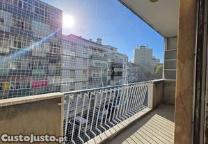 Apartamento T3 com elevador guas Livres- Amadora