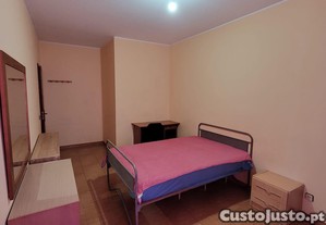 Quarto para menina em Castelo Branco