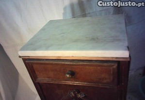 mesa de cabeceira