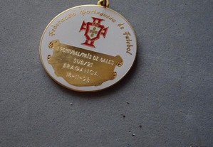 Medalha Federação Portuguesa de Futebol - Portugal / País de Gales Sub/21 Bragança 1998