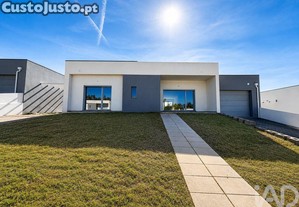 Moradia térrea T4 em Leiria, Pousos, Barreira e Cortes de 157,16 m²