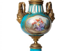 Candelabro porcelana Sèvres bronze François Boucher século XVIII