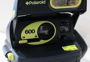 Máquina Fotográfica Polaroid 600