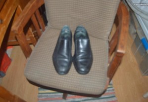 Sapatos classicos pretos n 43
