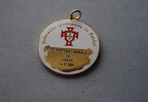 Medalha Federação Portuguesa de Futebol - 2º Portugal / Angola "AA" Lisboa 2001