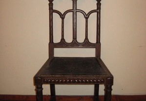 Cadeiras de Madeira (assento em couro)