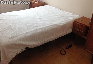 Estrado articulado elétrico de casal