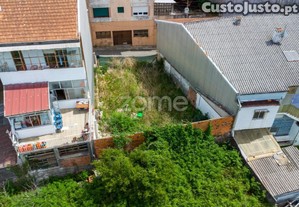 Terreno Com Licença Para Construção, Junto Ao...