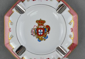 Cinzeiro em Porcelana e Prata  Com brasão da Monarquia