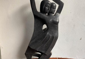 Escultura Arte Deco em marmore negro de casal danando
