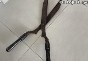 Antigo cinzel de corte de sebe em muito bom estado