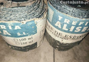 Arame farpado para cercas e proteo