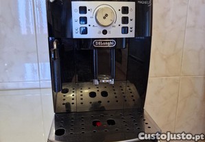 Máquina Café Automática De'Longhi Magnifica S | Grão e Café Moído