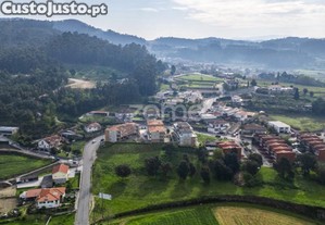 Terreno Urbanizável Em Moure, Barcelos.