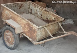 Reboque de motorizada antigo