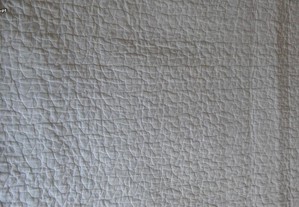 Colcha - Edredão Branco Bordado com Relevo 260x260cm