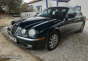 Jaguar S-Type 2.5 V6 Executive - 03