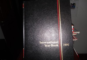 Livros Collier's Year Book de 1995/1998