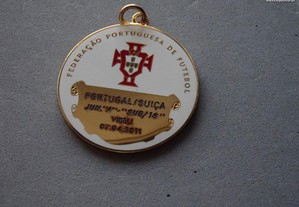Medalha Federação Portuguesa de Futebol - Portugal / Suiça Jun. "AA" Sub/16 Viseu 2011