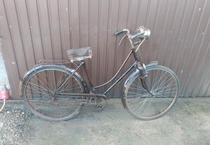 Bicicleta antiga pasteleira JOANINHA