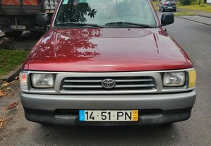 Toyota Hilux Xcab 4x2 4 lugares