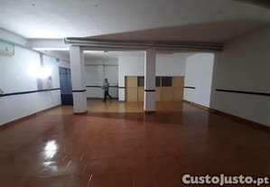 BAIXA DE PRE�O - Espa�o Comercial no centro de Barcelos 103m2
