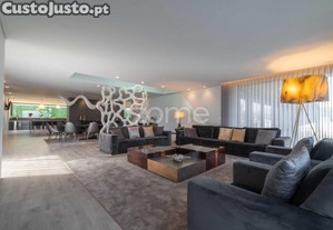Moradia Individual T4 Com Piscina Interior De...