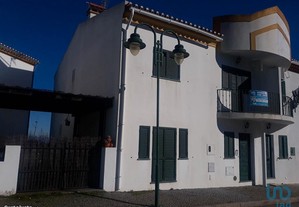 Casa T4 em Portalegre de 234,00 m²