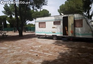 Caravana  Pluma 560