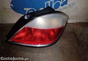 FAROLIM TRASEIRO DIREITO Opel astra h berlina 2004 159732