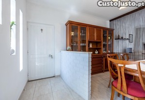Moveis de sala de jantar. Em CEREJEIRA