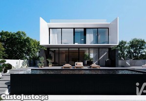 Casa / Villa T6 em Montenegro de 443,00 m²