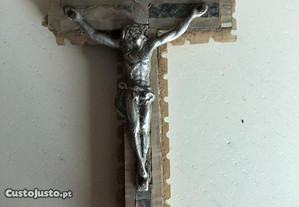 Crucifixo madeira e madrepérola
