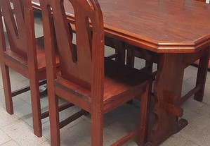 Mesa e 4 cadeiras - Como novas