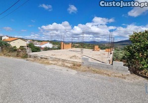 Terreno para construo em Vale de Azares de 215,00 m