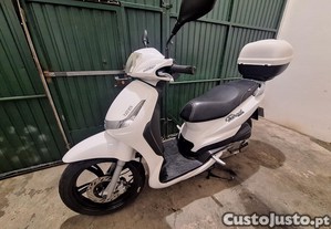 Opoertunidade! Peugeot Tweet 125 como nova!