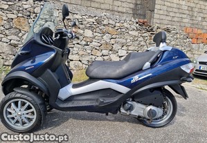 Piaggio Mp3 250- pode ser conduzida com carta de ligeiros - 10
