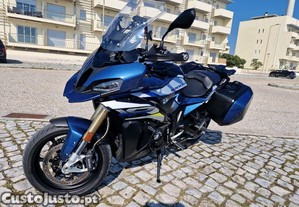 BMW S