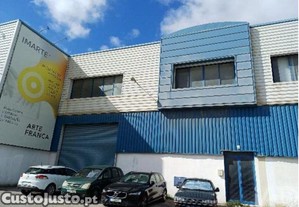 Hangar T3 em Alverca do Ribatejo e Sobralinho de 630,00 m²