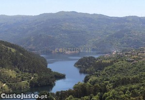 Magnfica Propriedade com 3 Apartamentos no Gers ,Vista Rio