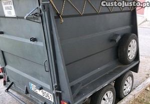 Reboque para Transporte de 2 Cavalos