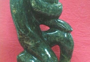 Escultura pensador pedra sabão 26x16cm